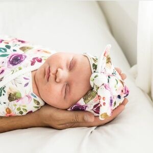 Mama Coco Cocoon Swaddle + Ruched beanie w/ bow - Ivory Wildflowers